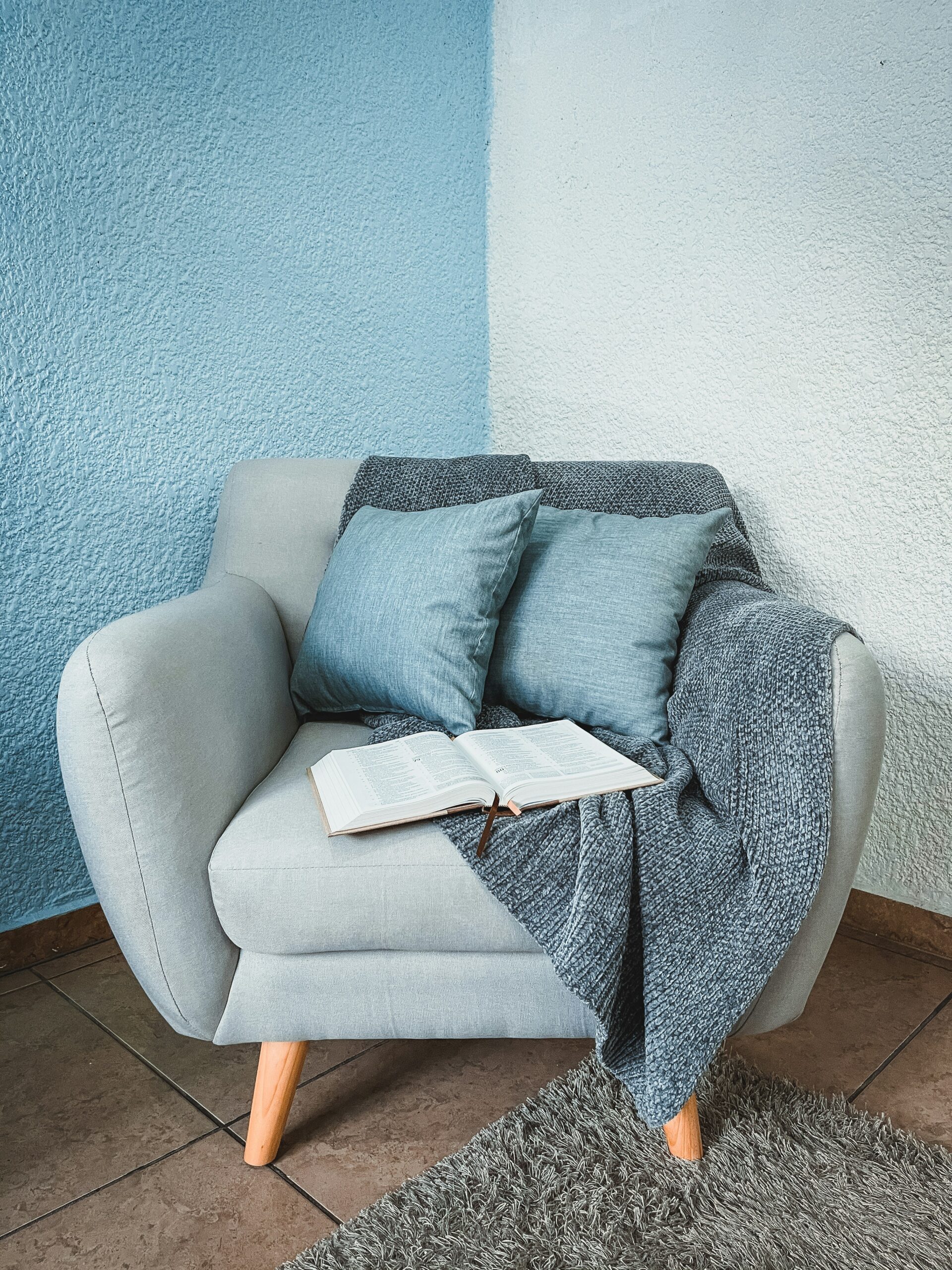 Single seater cushion chair